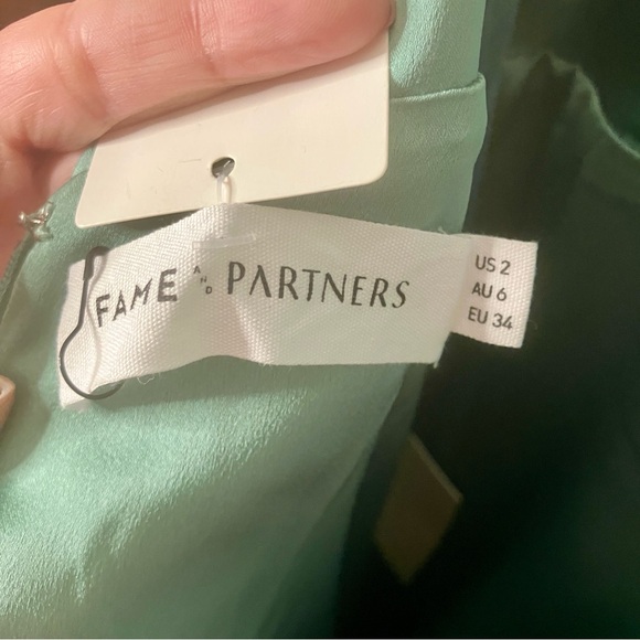 Fame and partners NWT Size 2 green maxi dress spaghetti strap formal wedding - Picture 13 of 15